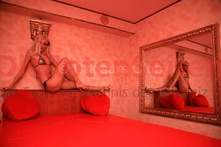 CAESARS CLUB