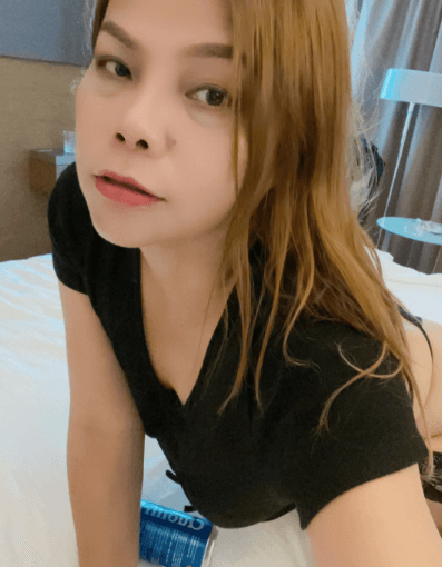 My name is Jenny! Let me pamper you from head to toe!