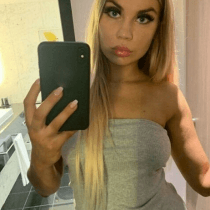 Selena2