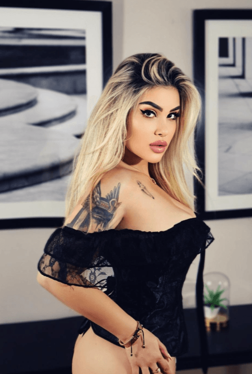 Blonde Bigass🎀 Goddess Of Love ...